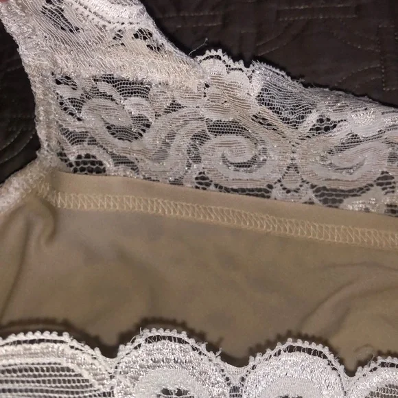 Karen Kane three tiered lace tank top - Picture 3 of 11